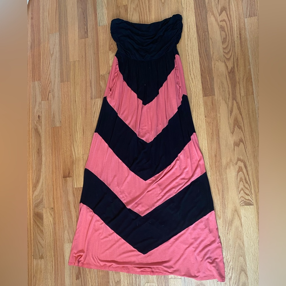 Strapless stretchy maxi dress